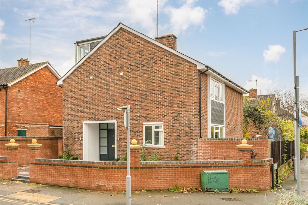 Property photo 1 of 8