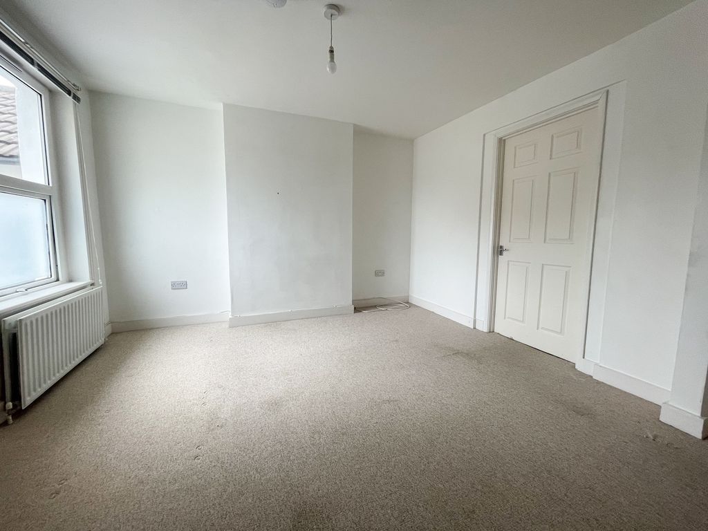 Property photo 2 of 5 Living Room