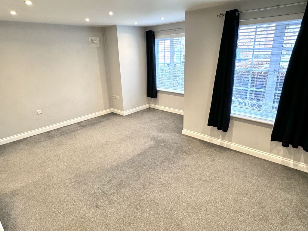 Property photo 1 of 8 Img_3412