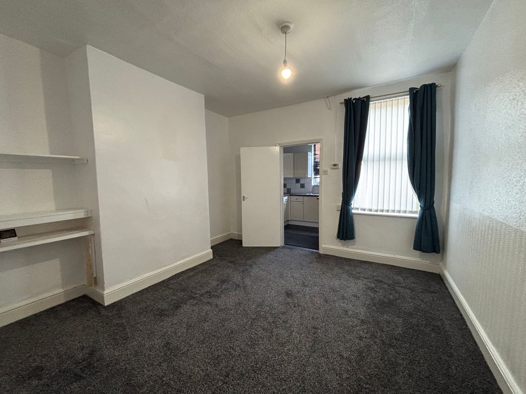Property photo 2 of 9 Dining Room 