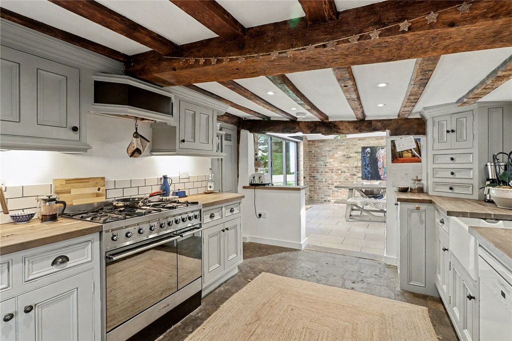 Property photo 3 of 23 Kitchen