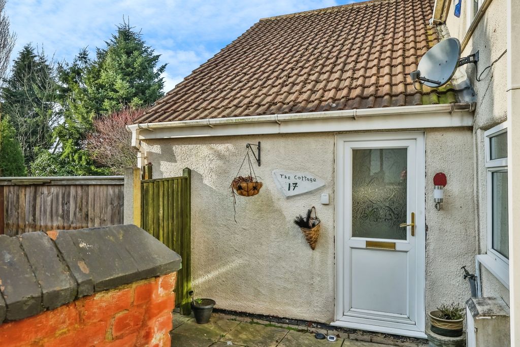 Property photo 2 of 15