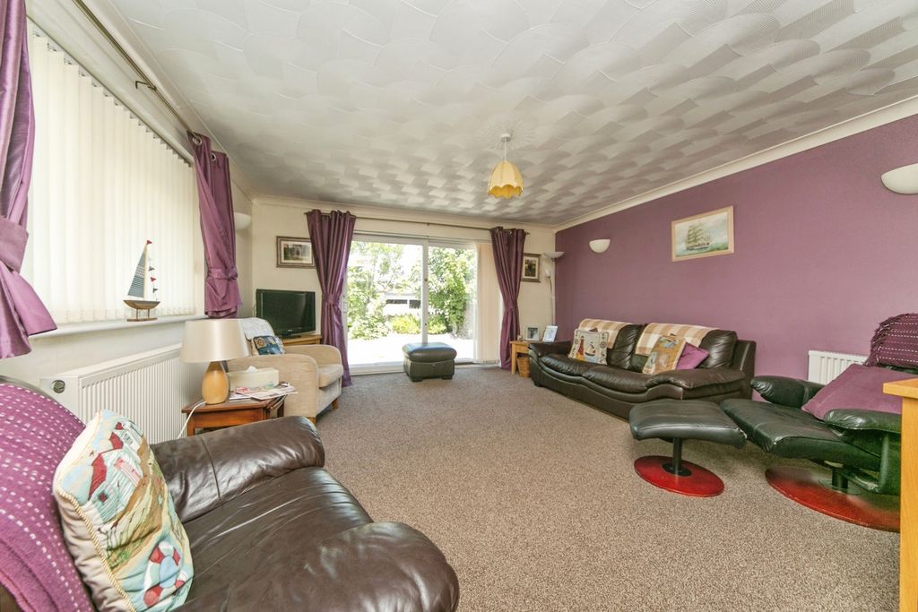 Property photo 3 of 17 Pbox-Img.Jpg