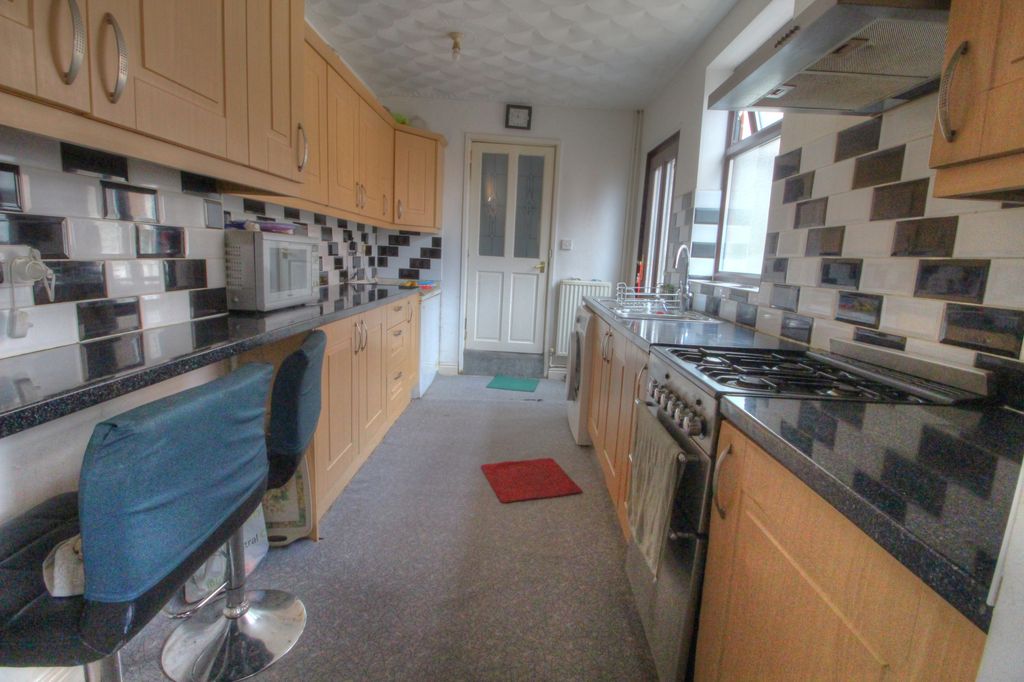 Property photo 2 of 13 Kitchen1