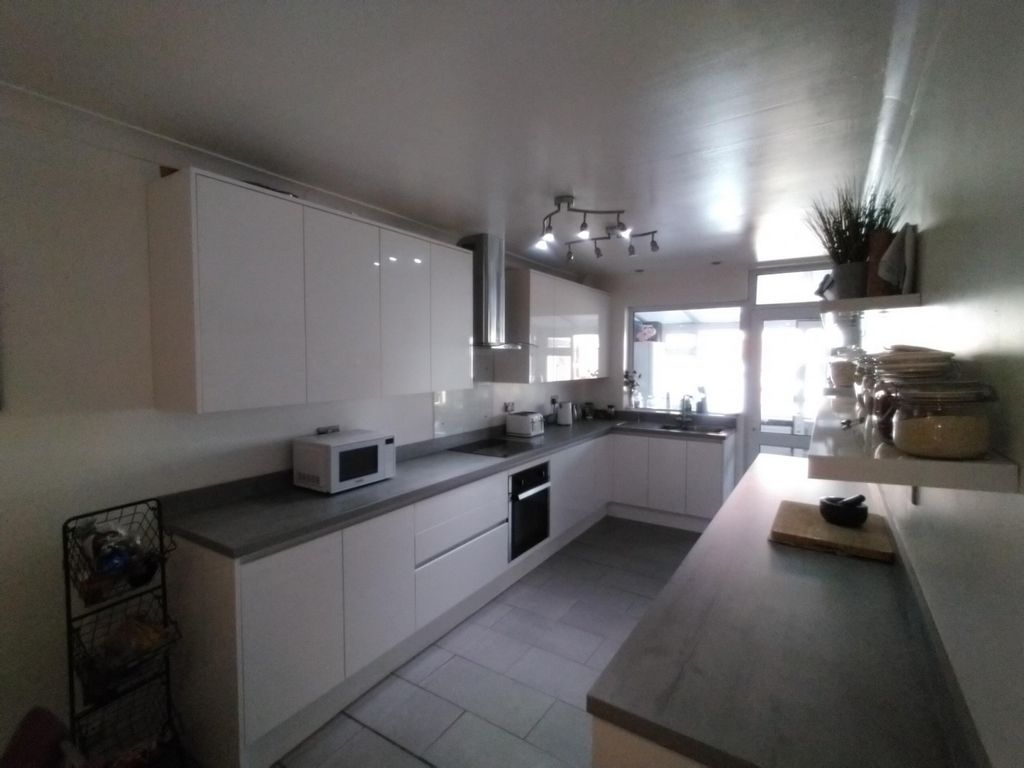 Property photo 2 of 15 (Main)