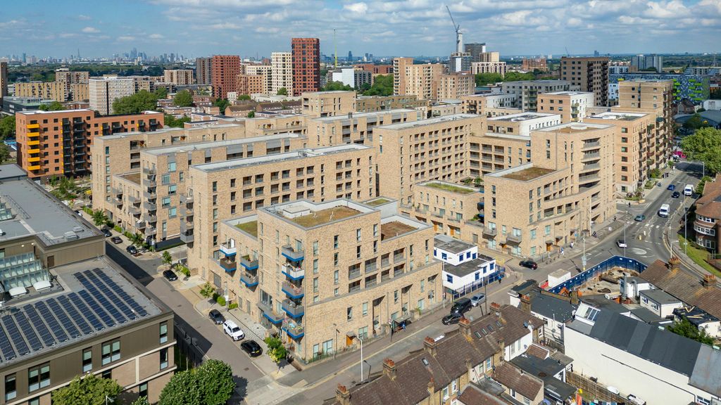 Property photo 3 of 16 02Gascoigneestate.Jpg