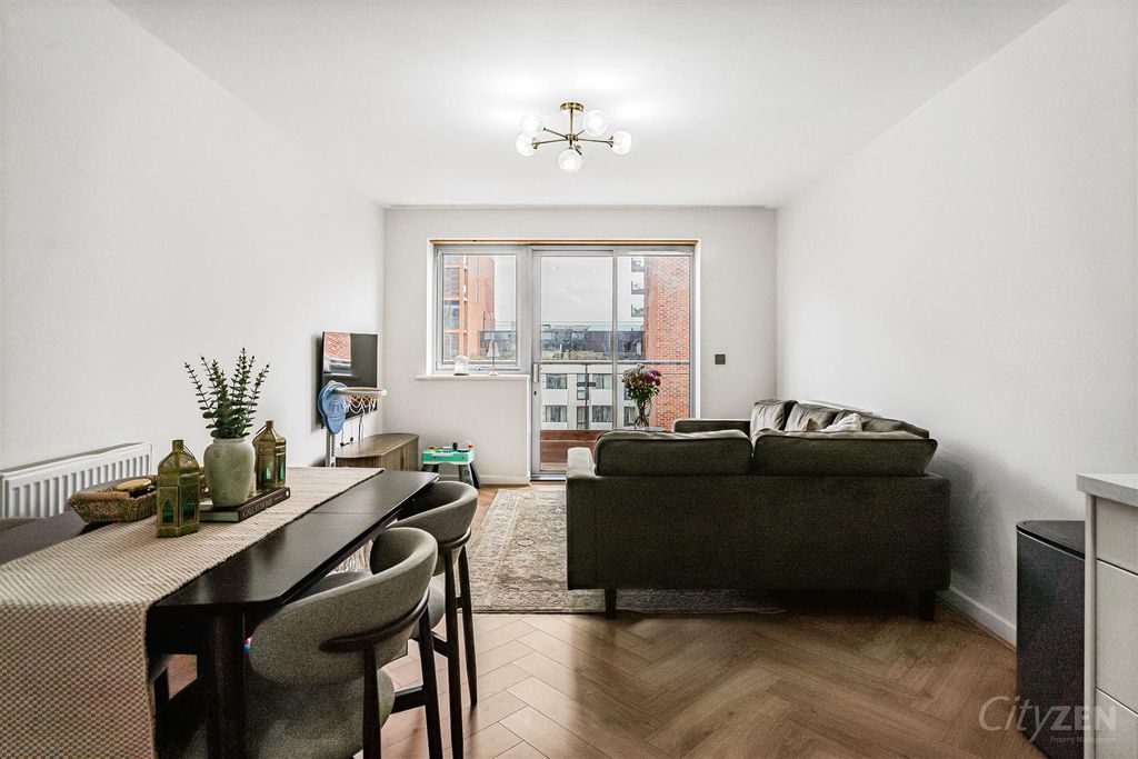 Property photo 2 of 21 Reception