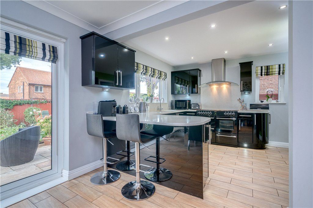 Property photo 2 of 19 Kitchen/Diner