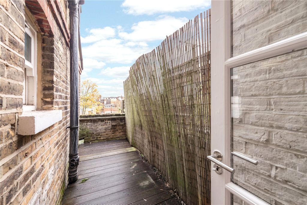 Property photo 2 of 13 Picture No. 12