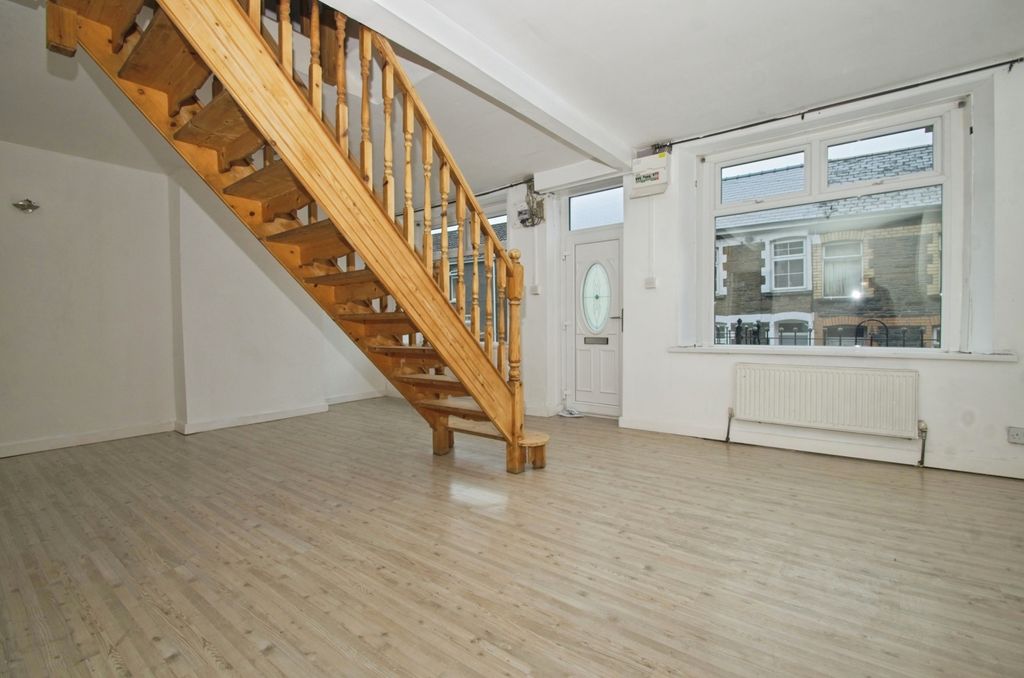 Property photo 2 of 10 Image 2