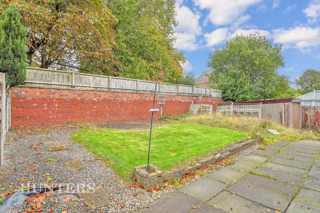 Property photo 3 of 17 Garden