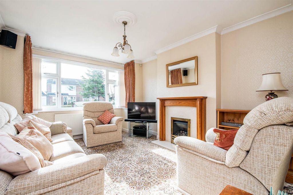 Property photo 2 of 22 Lounge