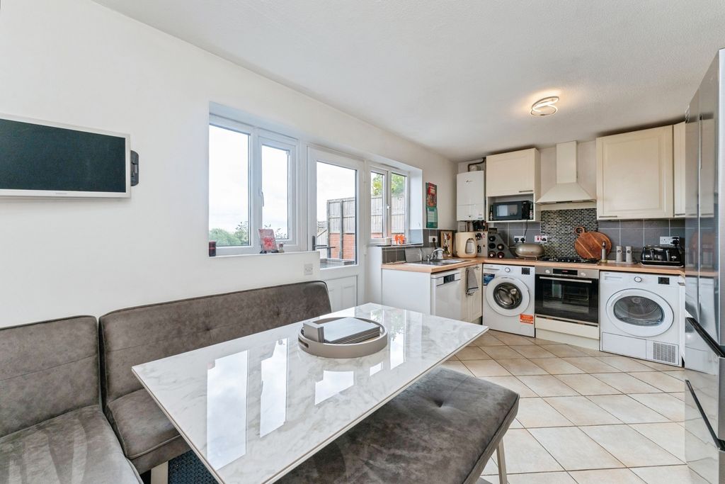 Property photo 3 of 33 Pbox-Img.Jpg