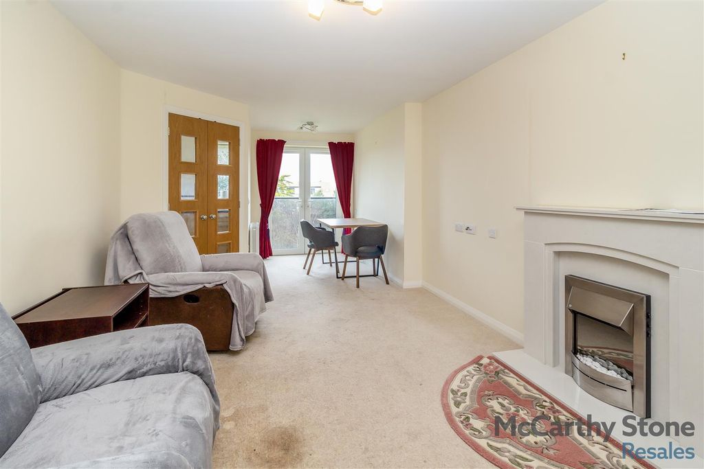 Property photo 2 of 20 8679578-Interior09.Jpg