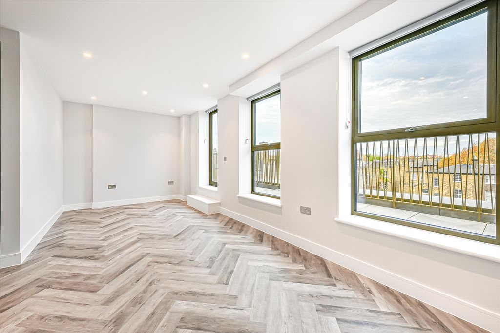 Property photo 3 of 10 Image