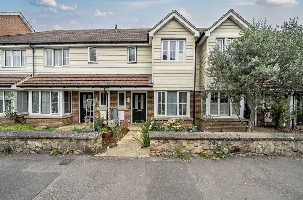 Property photo 1 of 8
