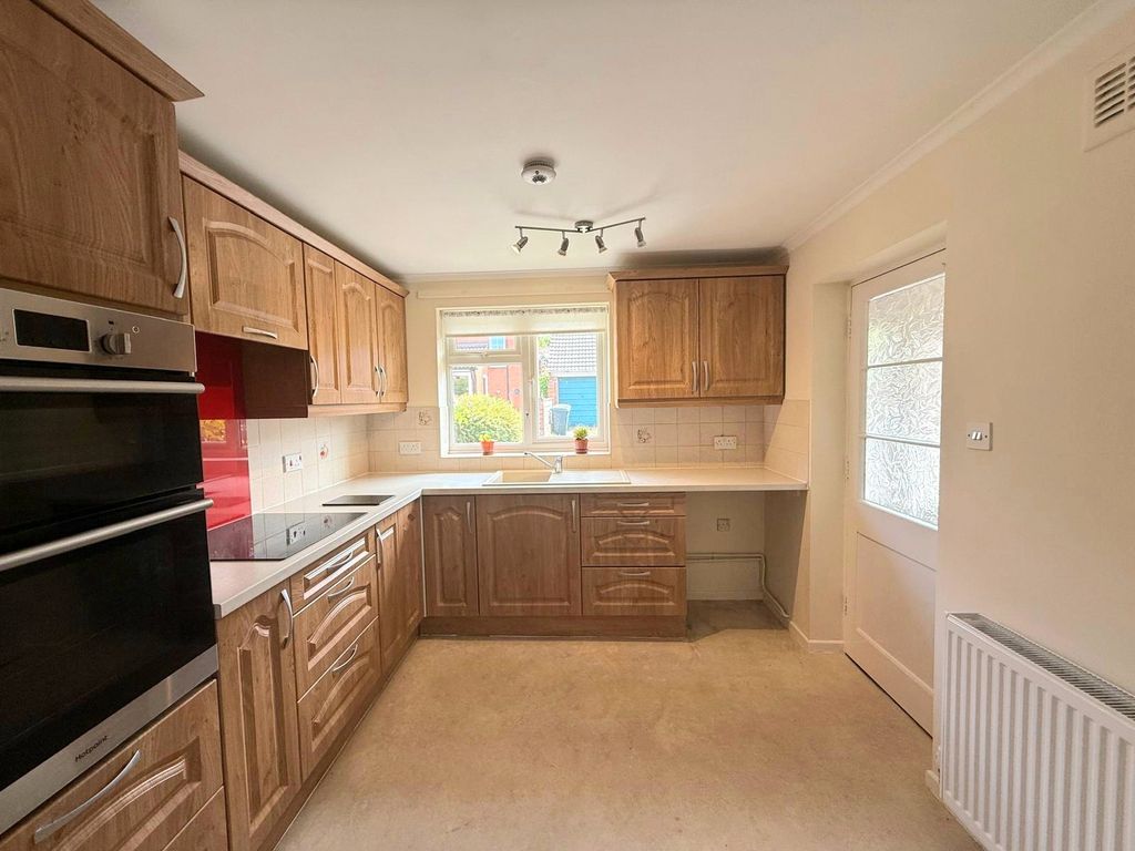 Property photo 2 of 12 Picture No. 11