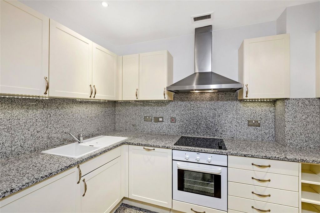 Property photo 3 of 15 Kitchen