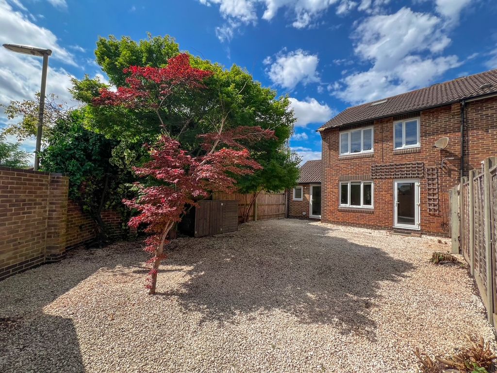 Property photo 2 of 30