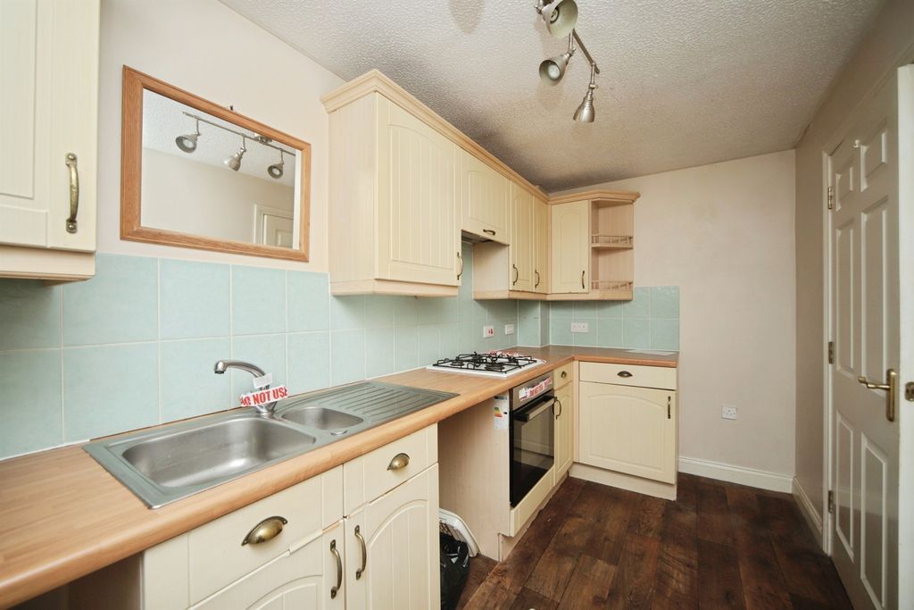 Property photo 2 of 17