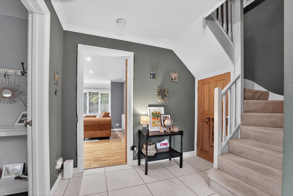 Property photo 2 of 29