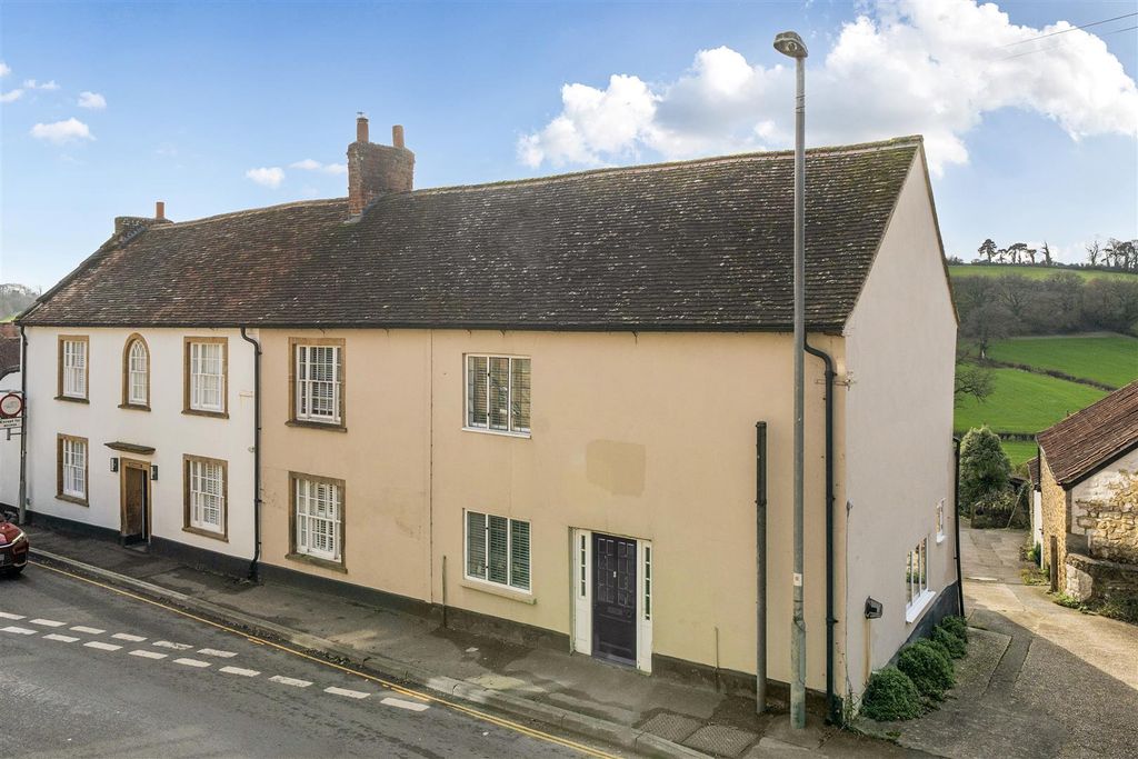 Property photo 1 of 22