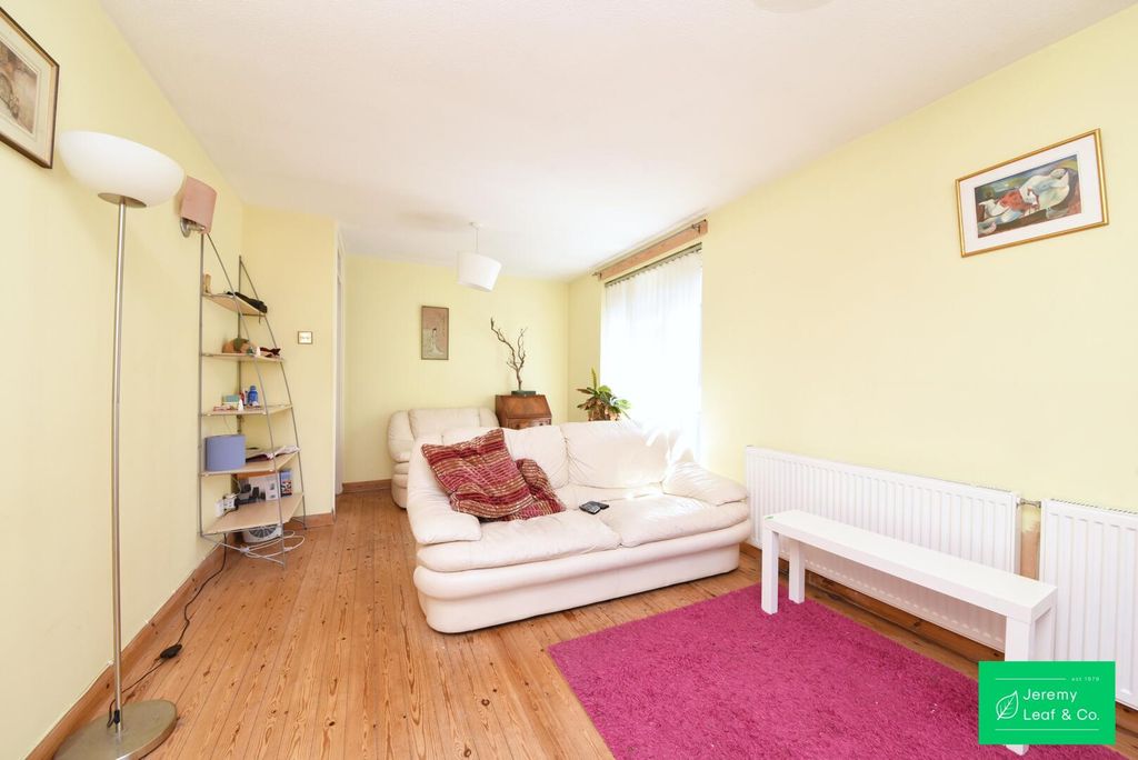 Property photo 2 of 7 Living Room