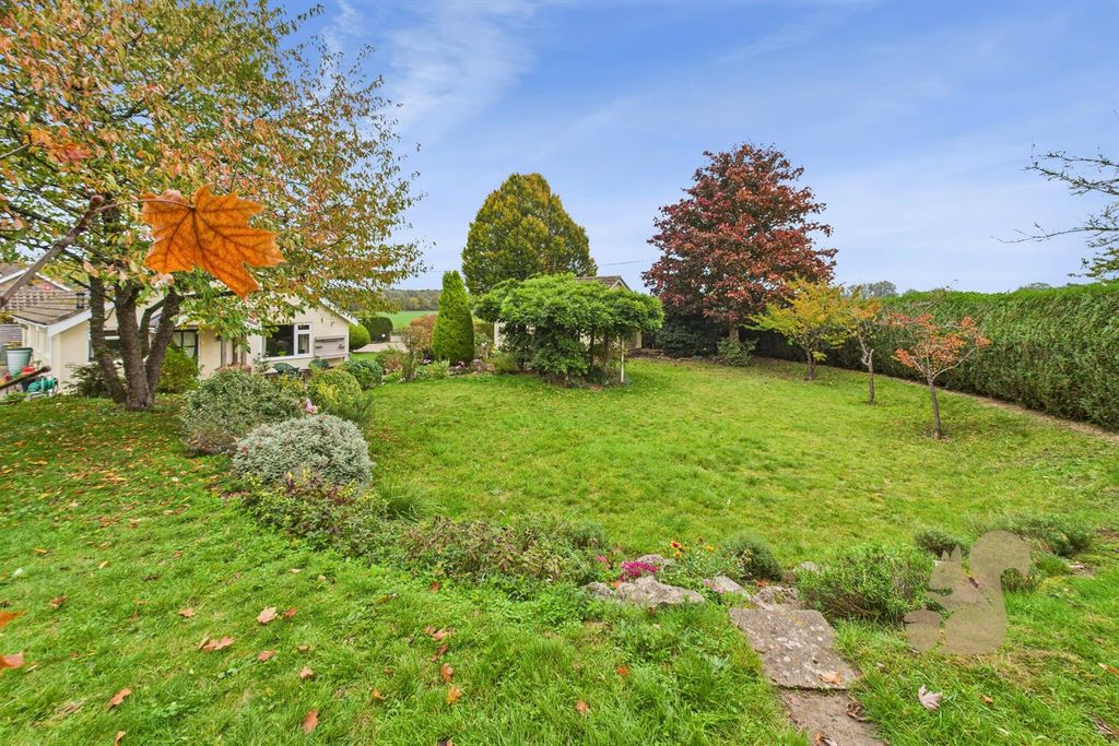 Property photo 3 of 29 Garden