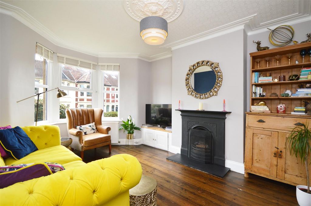 Property photo 2 of 25 Sitting Room