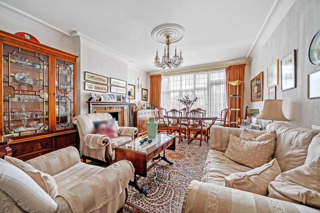 Property photo 3 of 21