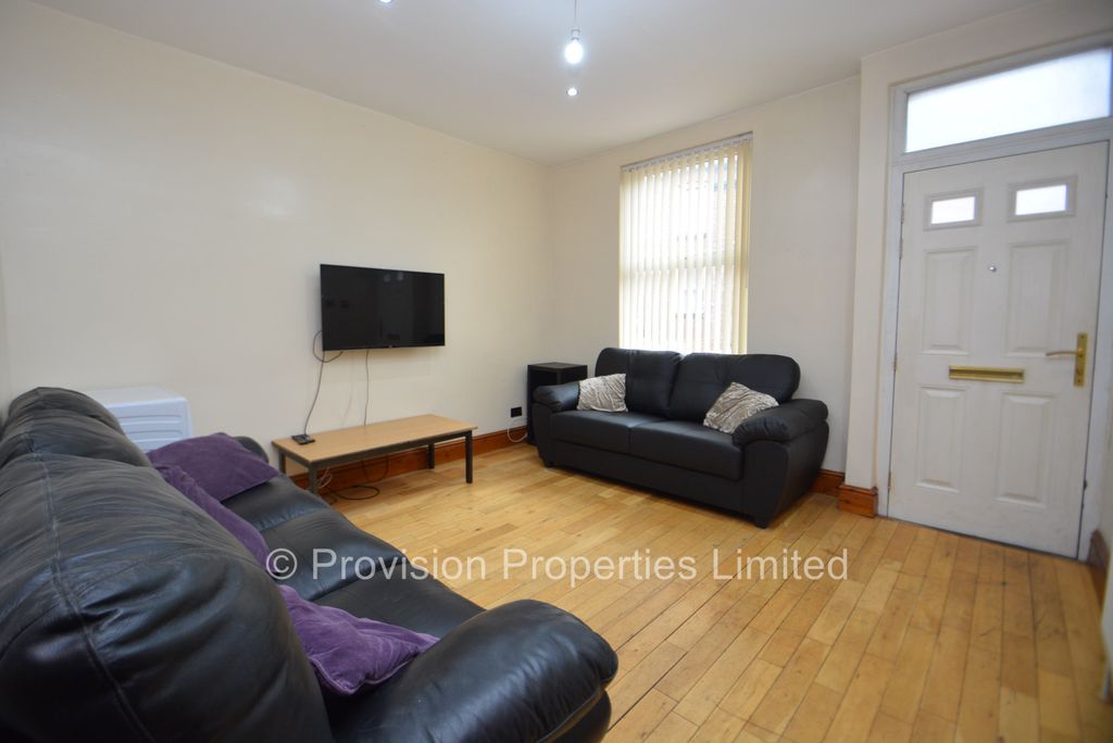 Property photo 1 of 9 Photo