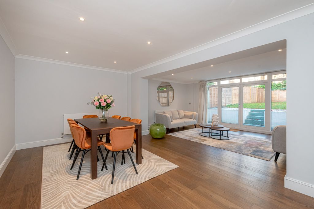 Property photo 2 of 35