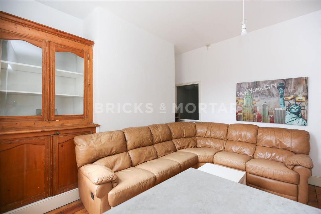 Property photo 3 of 17 3.Jpg