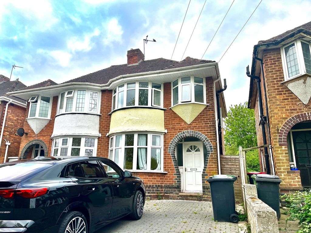 Property photo 2 of 12