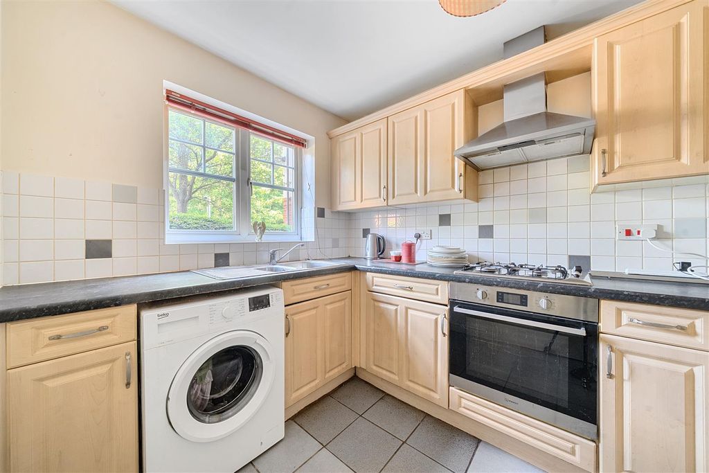 Property photo 3 of 22 1318622-12-686d958Da7dc8.Jpg