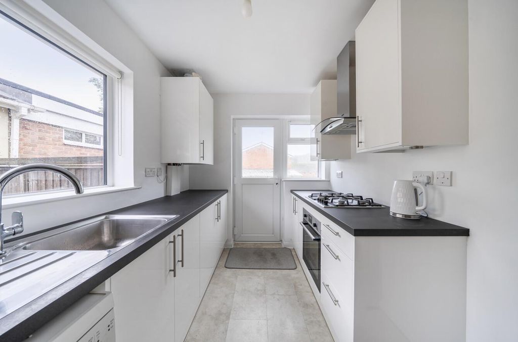 Property photo 2 of 14 Bodycoats Road 39 (5).Jpg