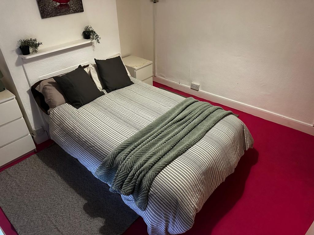 Property photo 1 of 3