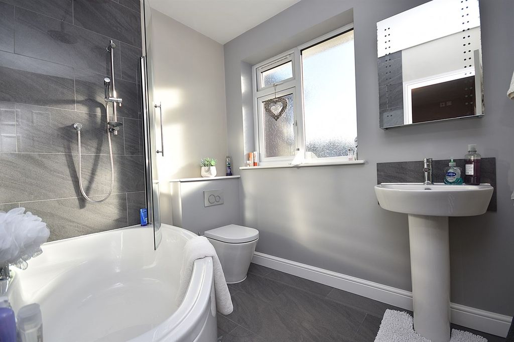 Additional image 15 of 4 bed detached house for salePine Close, Macclesfield SK10