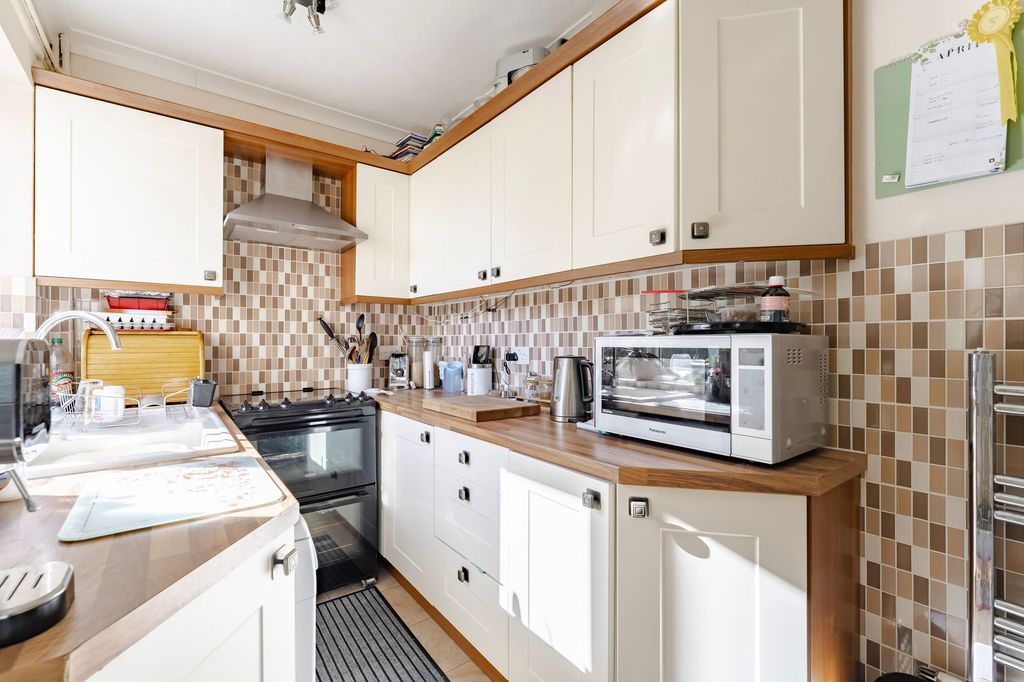 Property photo 3 of 17