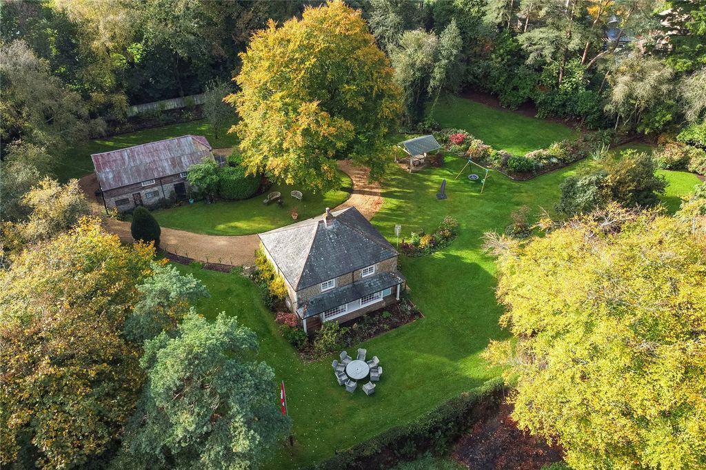 Property photo 3 of 29 Picture No. 25