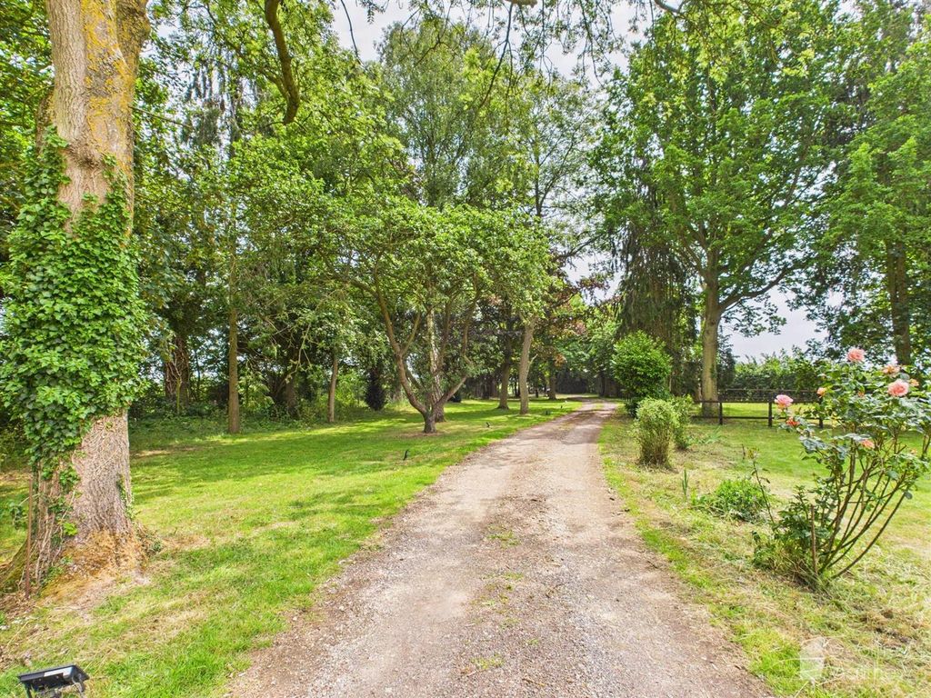 Property photo 2 of 49 Driveway