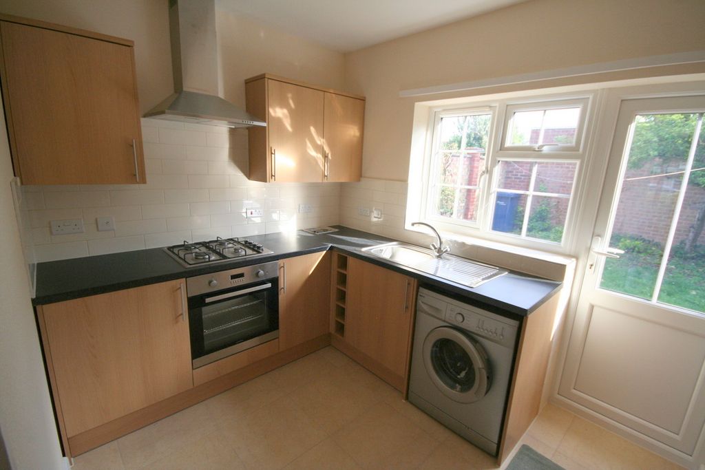 Property photo 2 of 8 Kitchen