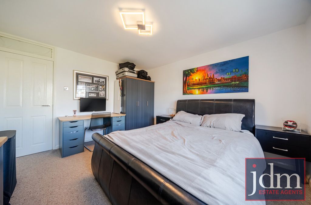 Property photo 3 of 8 1Ef54045-d52A-4d3...