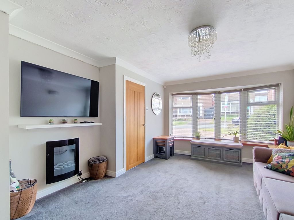 Property photo 2 of 16 3-Rooks-Ave_00004