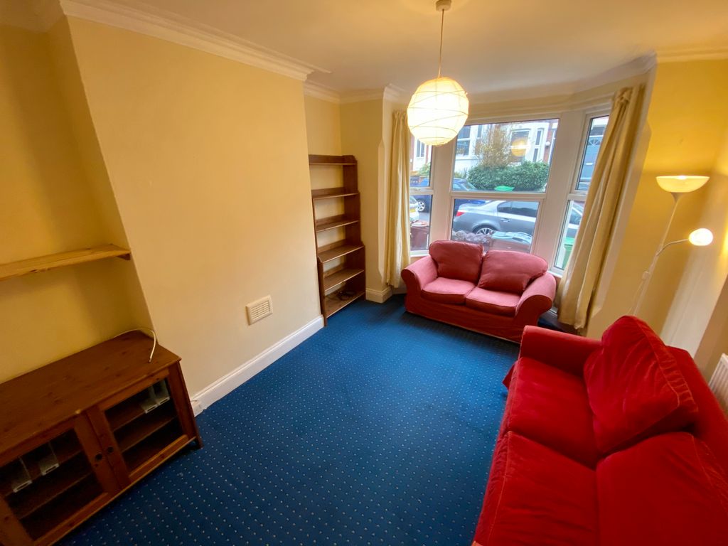 Property photo 2 of 12