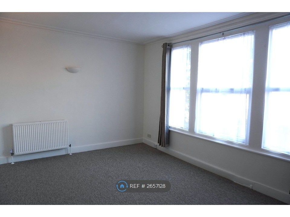 Property photo 2 of 22 Lounge