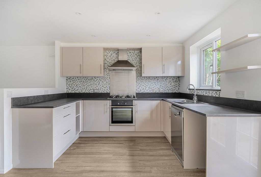 Property photo 3 of 21 1442063-12-6A0216...
