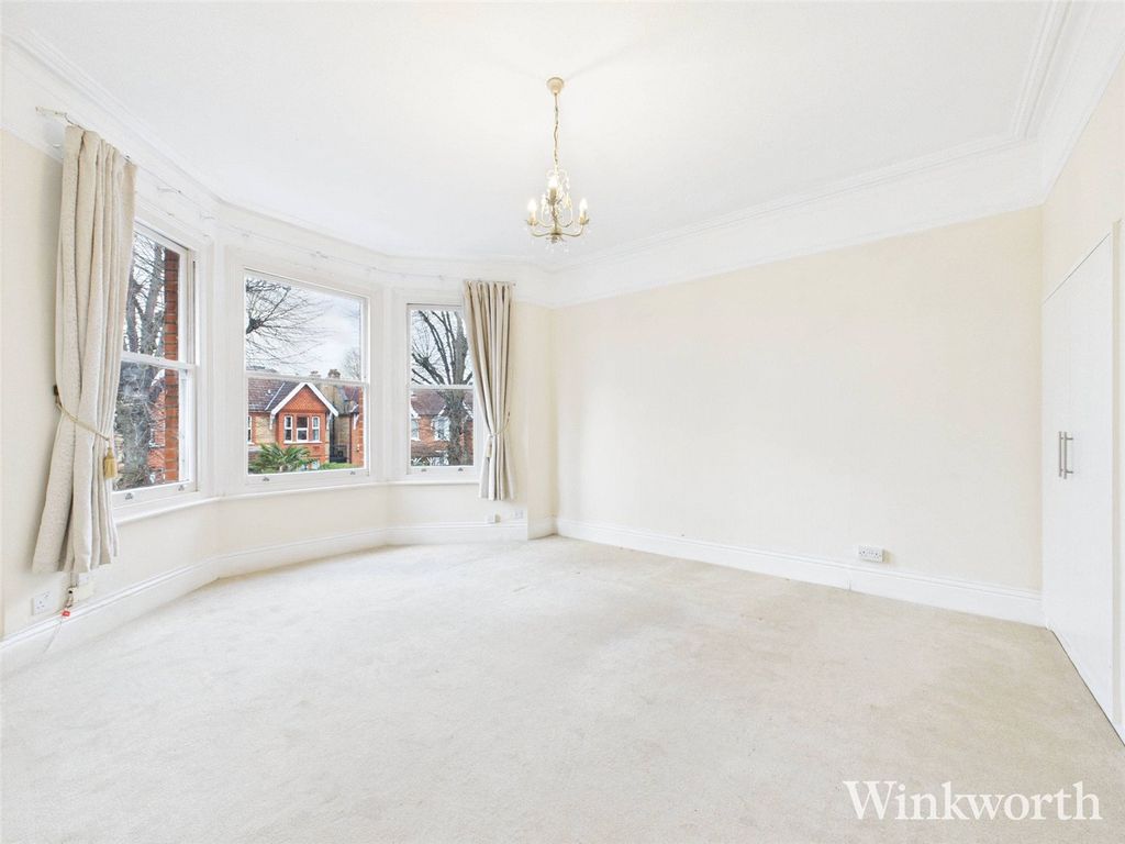 Property photo 2 of 6 Picture No. 16