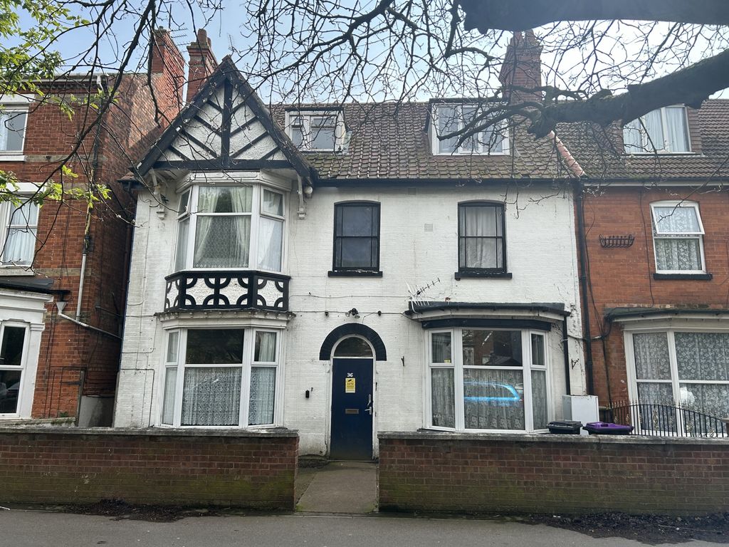 Property photo 1 of 7 Front