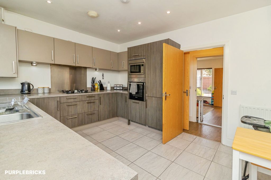 Property photo 2 of 53